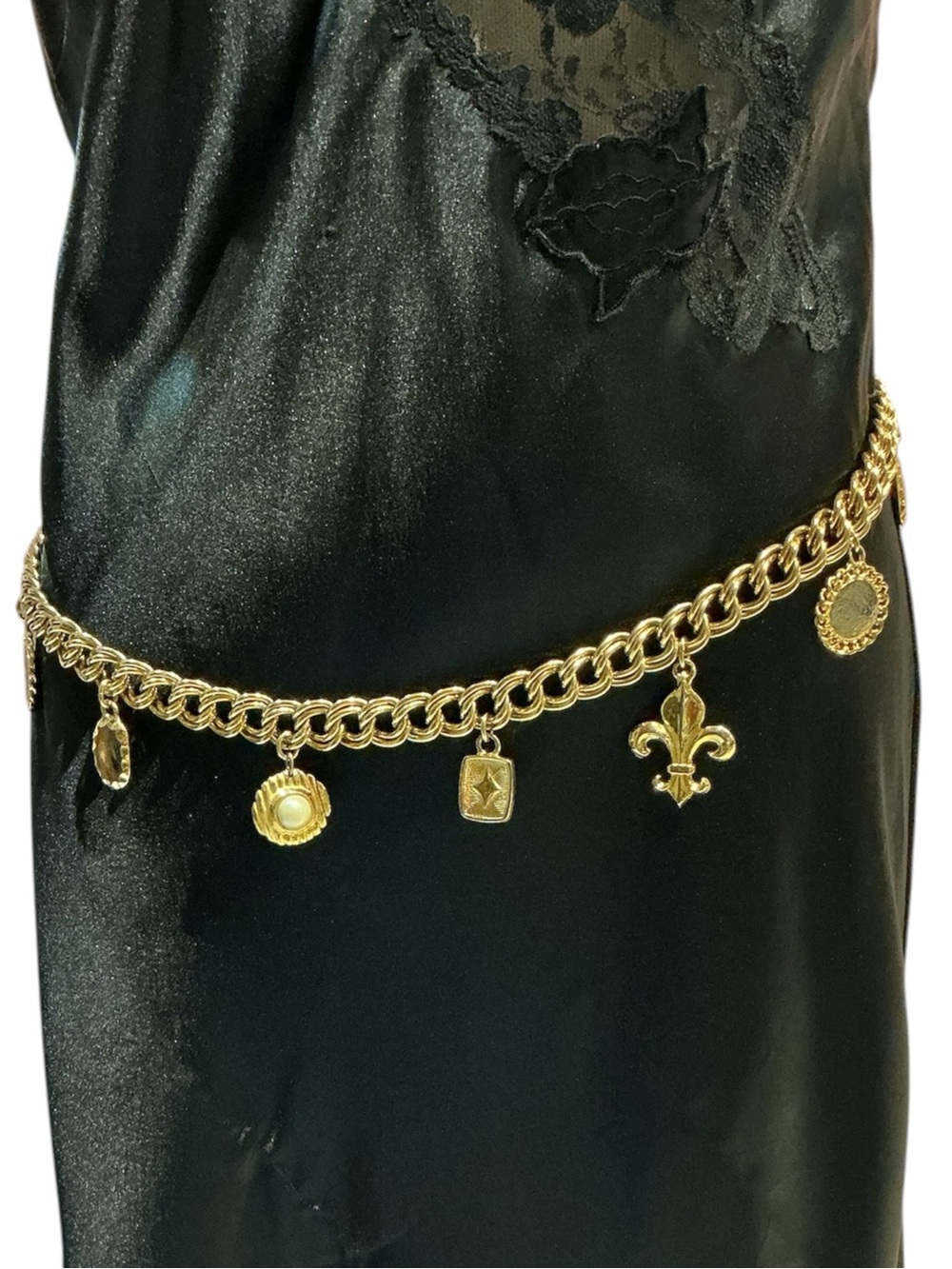 Vintage 1980s Gold plated Chunky Charm Chain Belt